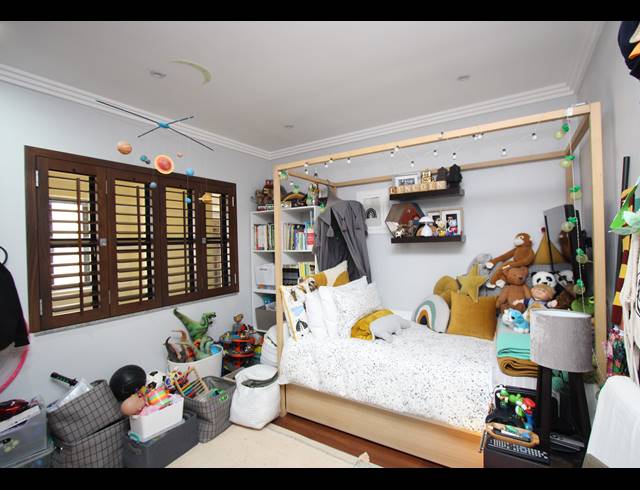 3 BEDROOM APARTMENT TO LET IN BEDFORD GARDENS